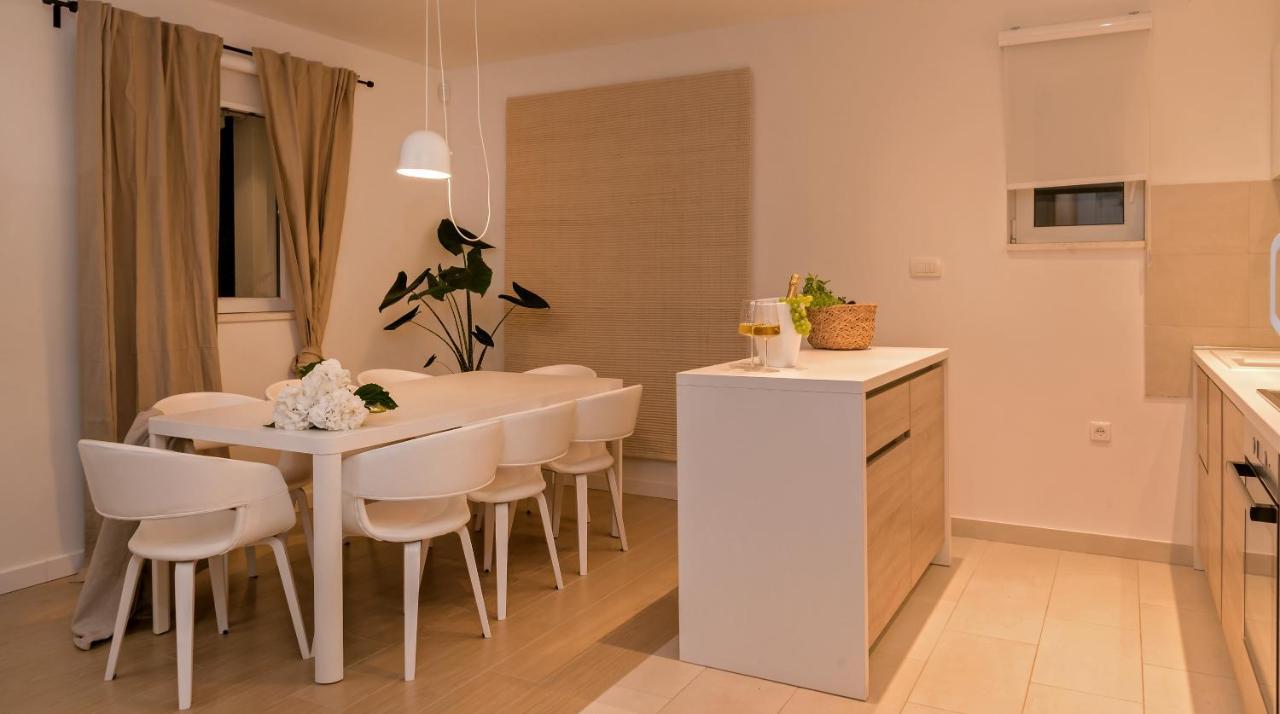 Marula Holiday Home - With Heated Pool مارينا المظهر الخارجي الصورة