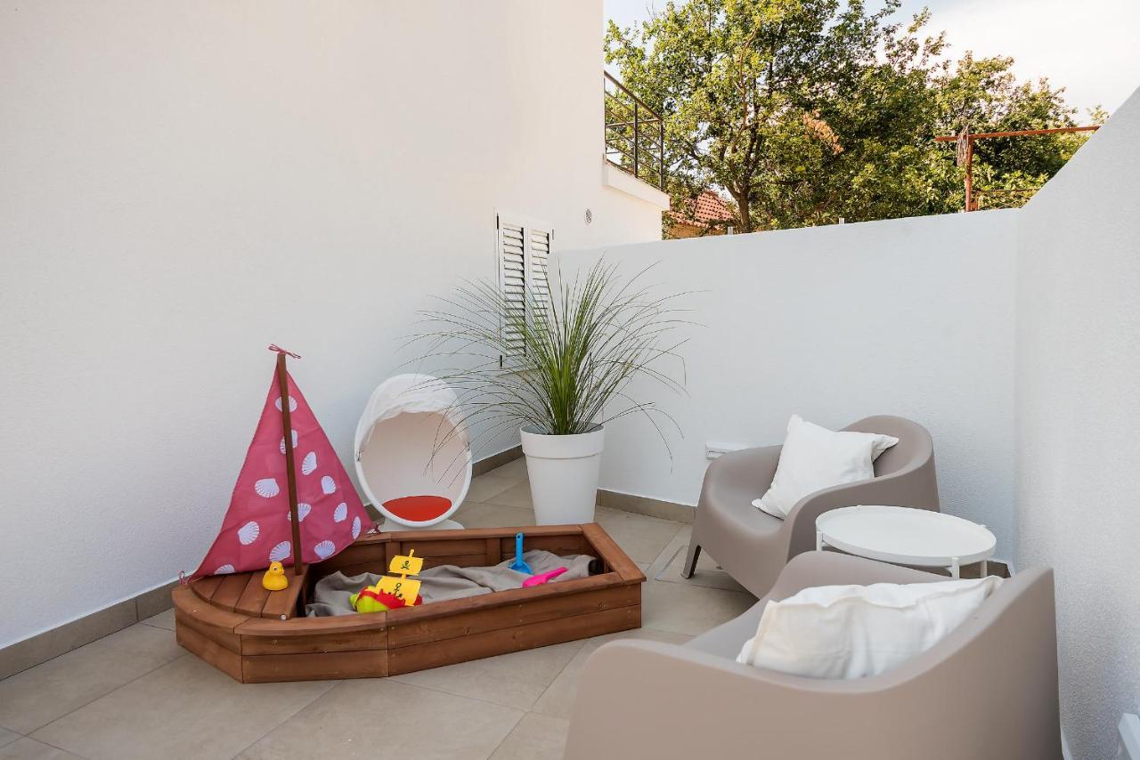 Marula Holiday Home - With Heated Pool مارينا المظهر الخارجي الصورة