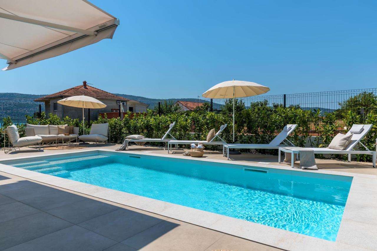 Marula Holiday Home - With Heated Pool مارينا المظهر الخارجي الصورة